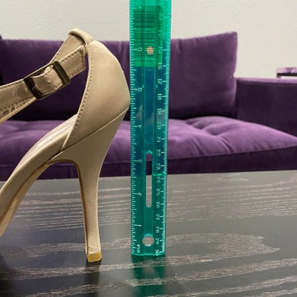 Glam & comfy Glint Vero Cuoio gold platform heels - Picture 8 of 9